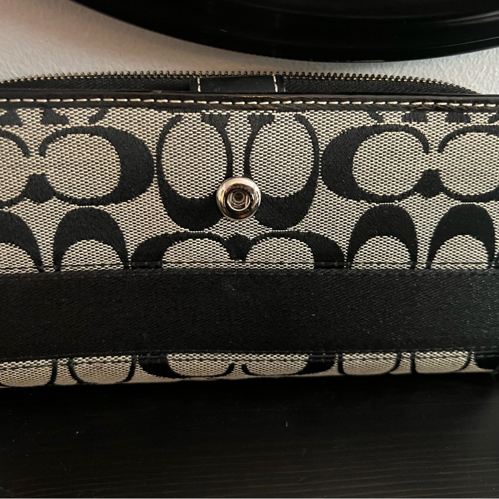 Wallets - Picture 6 of 11